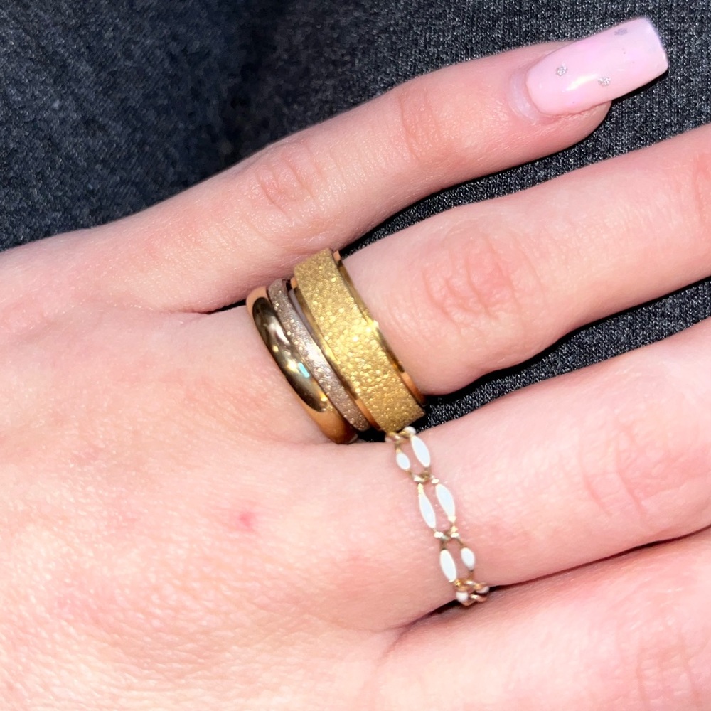 Womens ring